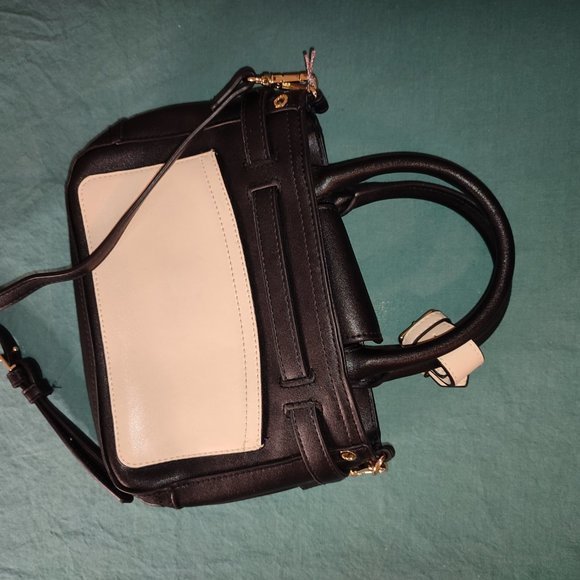 Reed Purse Crossbody bag Cream and Black comfortable casual classic - Picture 15 of 16